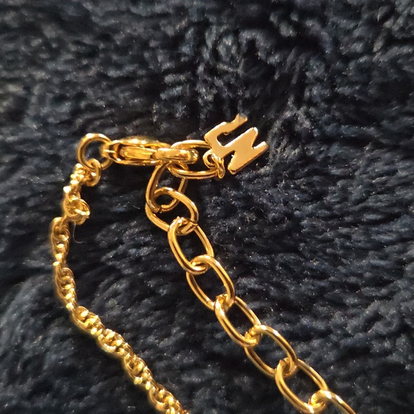 Nina Ricci Gold-Tone Necklace with Delicate Charm - Picture 3 of 4